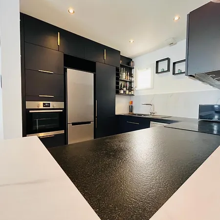 Ilot Et Moderne アパート